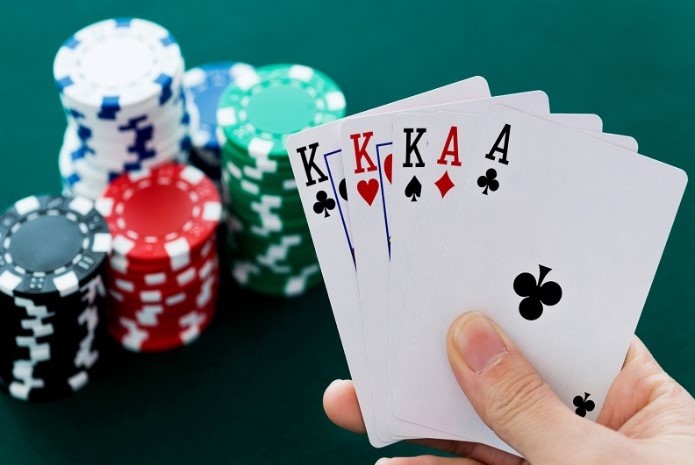 Điều kiện để chiến thắng trong bài Poker